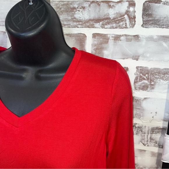 Michelle Mae Scarlet red Blouse NWT - Picture 3 of 6